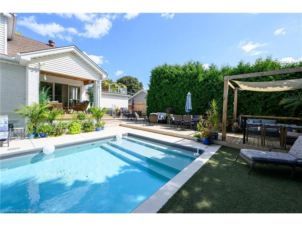 









912


Boothman

Avenue,
Burlington,




ON
L7T 1P4

