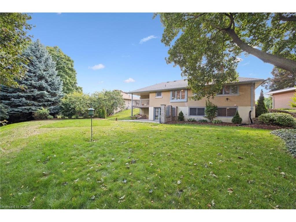 









272


Hartwood

Place,
Kitchener,




ON
N2H 6B5

