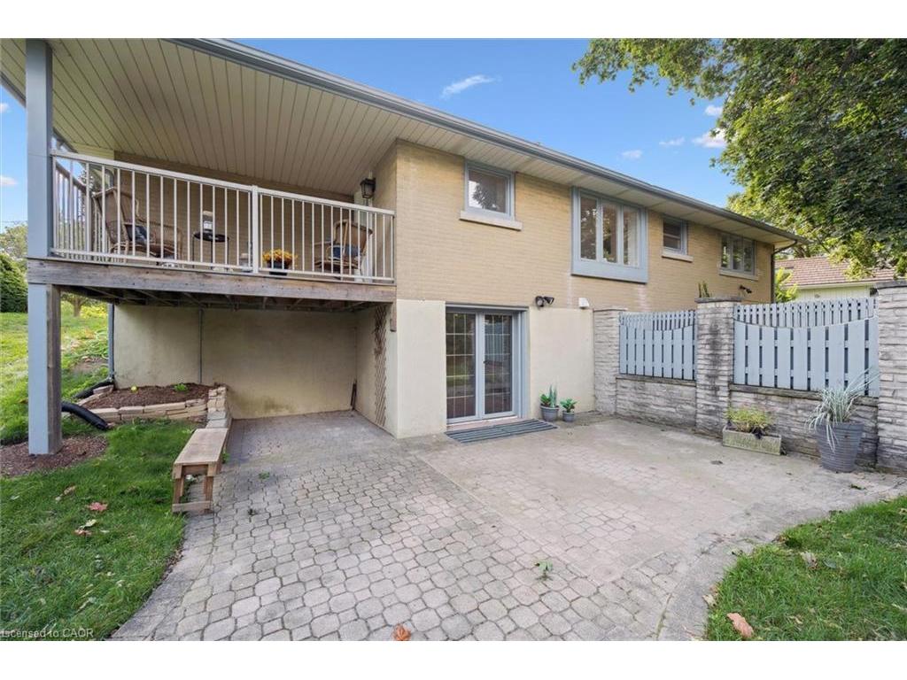 









272


Hartwood

Place,
Kitchener,




ON
N2H 6B5


