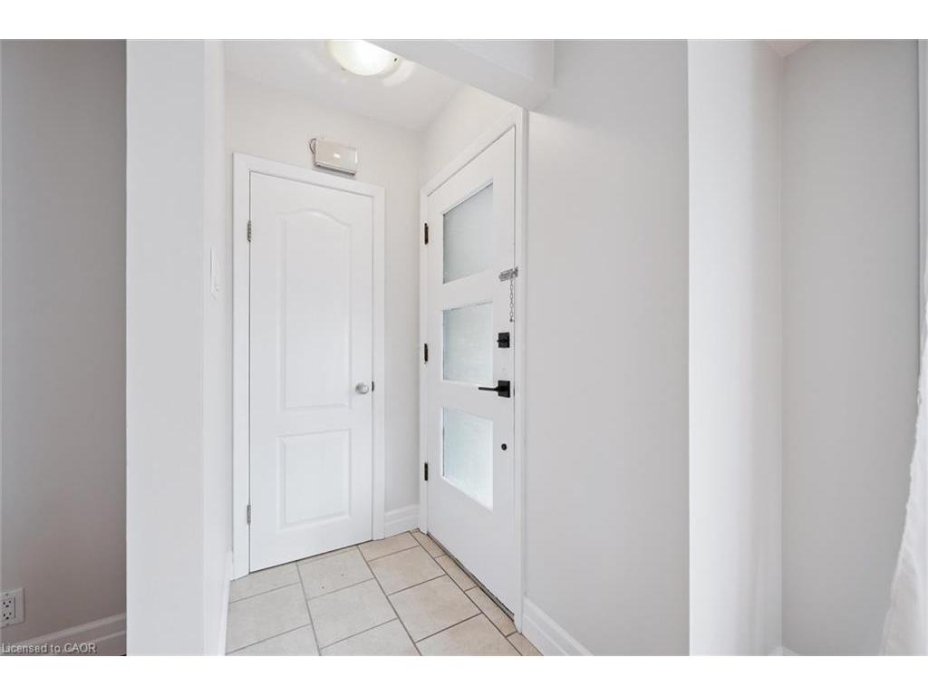 









272


Hartwood

Place,
Kitchener,




ON
N2H 6B5

