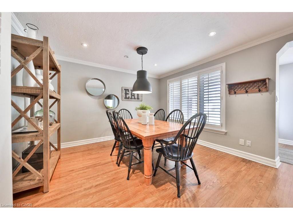 









886


Whitney

Drive,
Mississauga,




ON
L4Y 1E7

