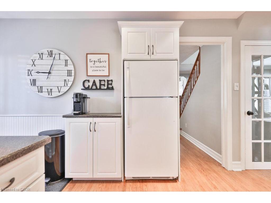 









886


Whitney

Drive,
Mississauga,




ON
L4Y 1E7

