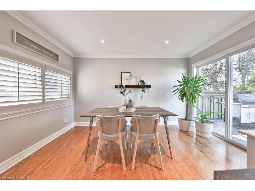 









886


Whitney

Drive,
Mississauga,




ON
L4Y 1E7


