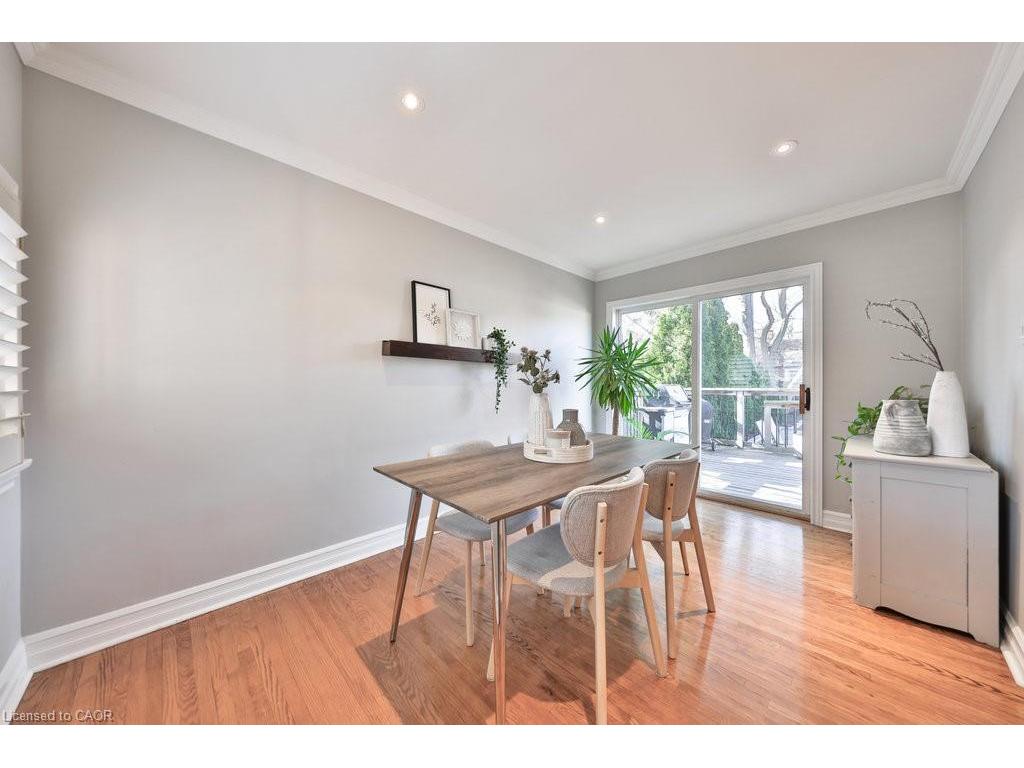 









886


Whitney

Drive,
Mississauga,




ON
L4Y 1E7

