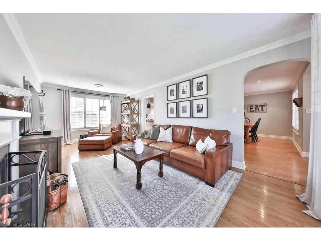 









886


Whitney

Drive,
Mississauga,




ON
L4Y 1E7

