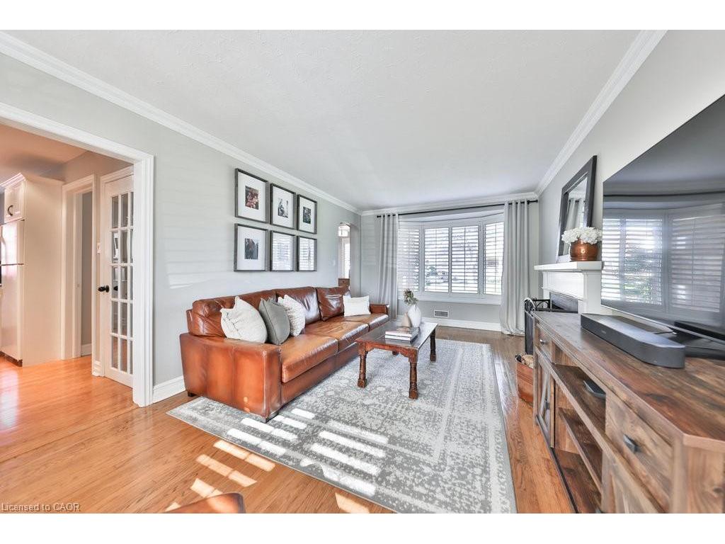 









886


Whitney

Drive,
Mississauga,




ON
L4Y 1E7

