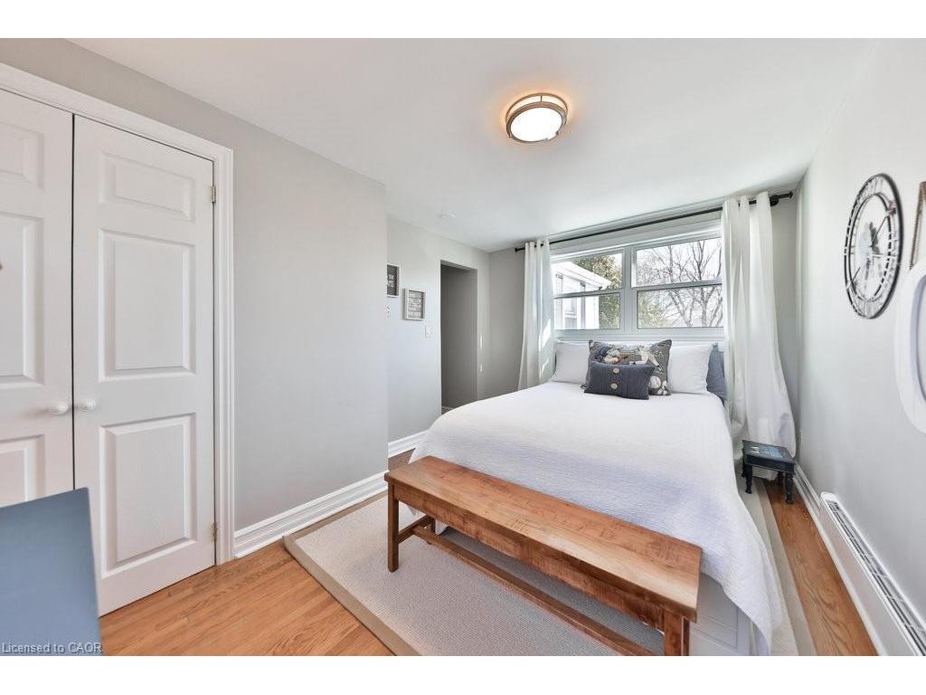 









886


Whitney

Drive,
Mississauga,




ON
L4Y 1E7

