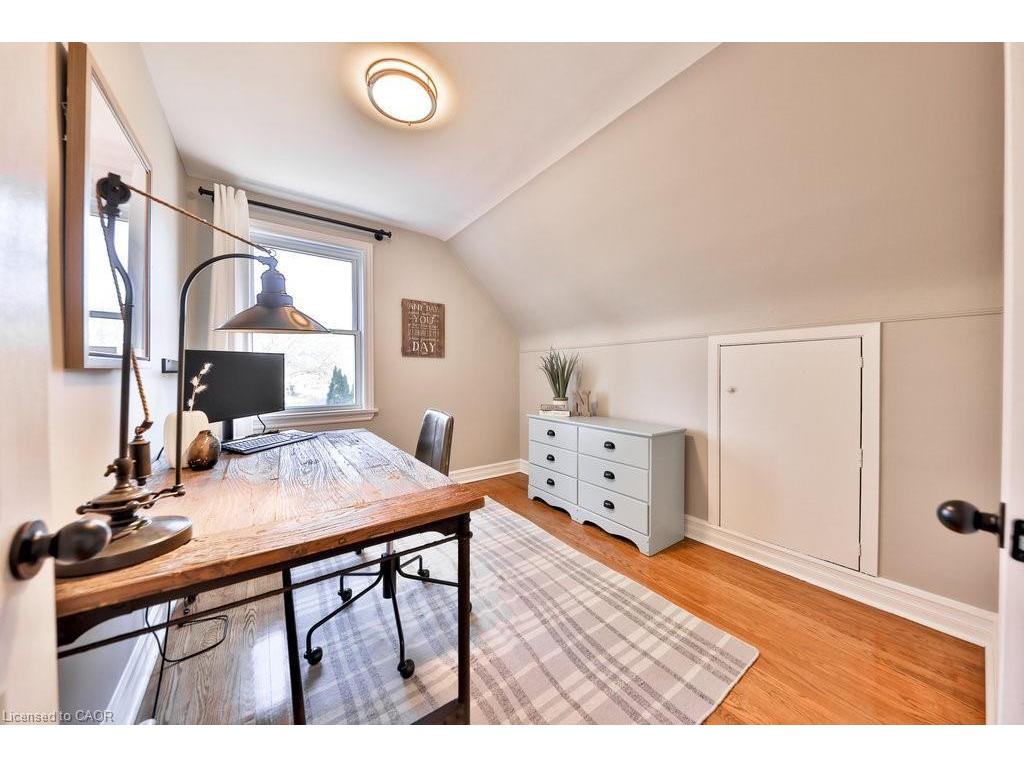 









886


Whitney

Drive,
Mississauga,




ON
L4Y 1E7

