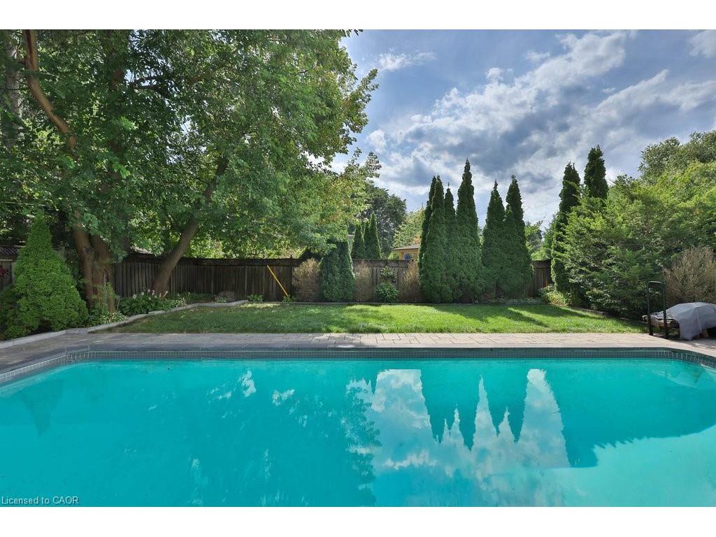









886


Whitney

Drive,
Mississauga,




ON
L4Y 1E7

