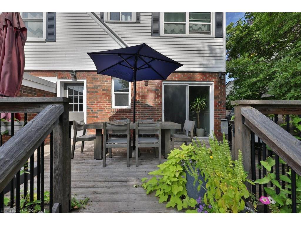 









886


Whitney

Drive,
Mississauga,




ON
L4Y 1E7

