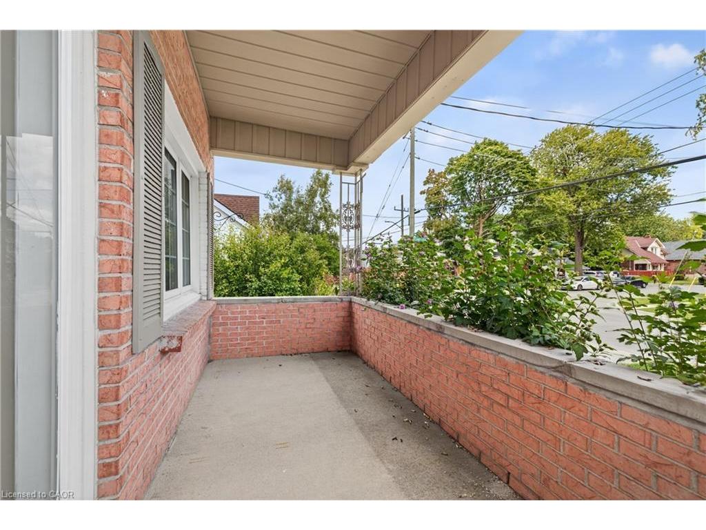 









233


High

Street,
London,




ON
N6C 4K9

