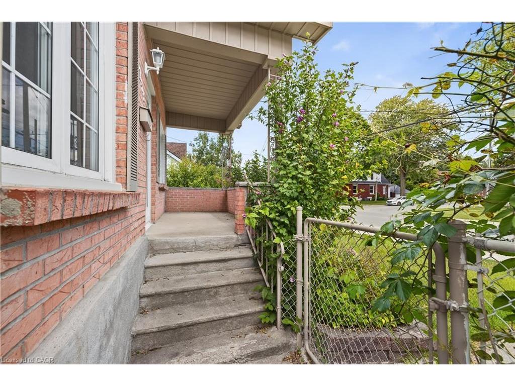 









233


High

Street,
London,




ON
N6C 4K9

