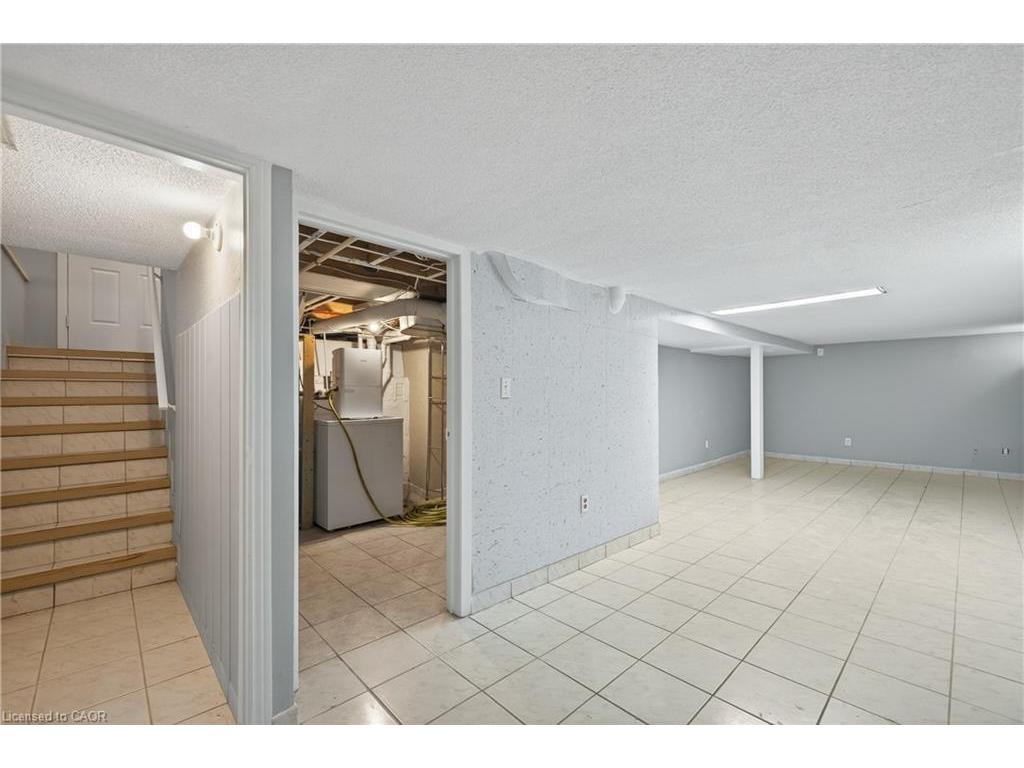 









233


High

Street,
London,




ON
N6C 4K9


