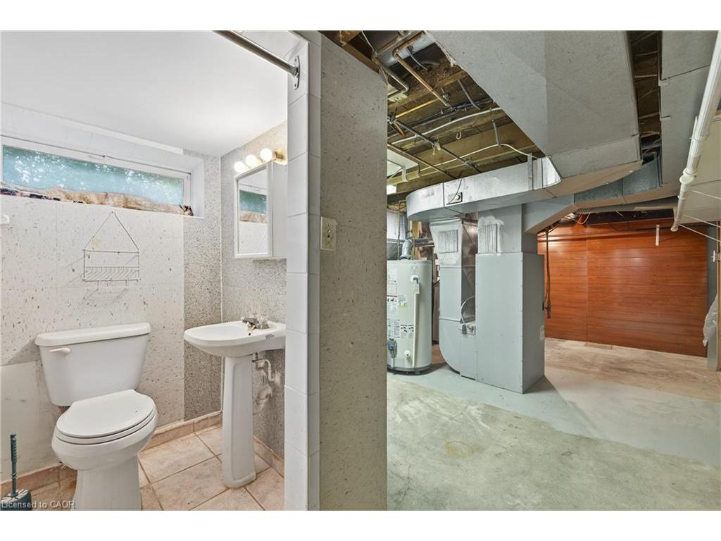 









233


High

Street,
London,




ON
N6C 4K9

