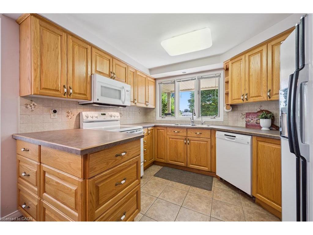 









15


Jodi

Place,
Guelph,




ON
N1H 7R1

