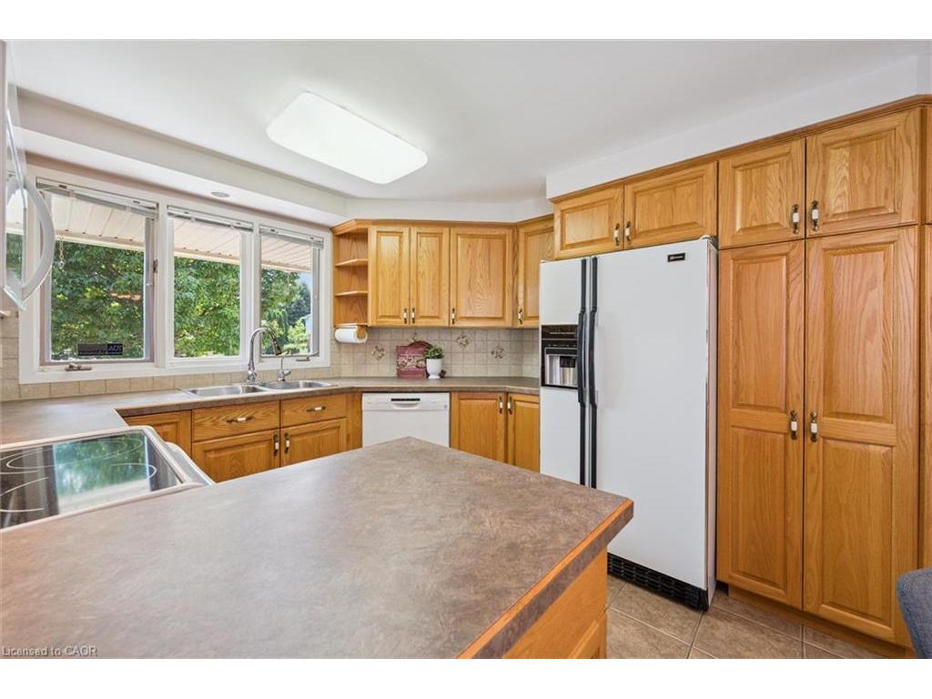 









15


Jodi

Place,
Guelph,




ON
N1H 7R1

