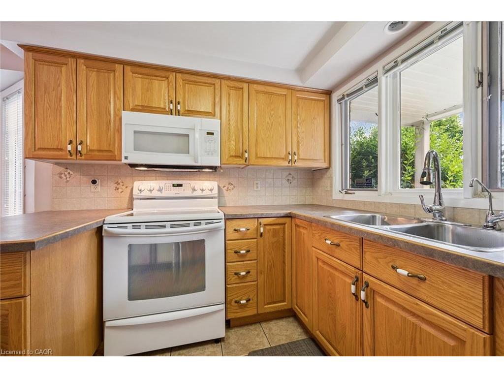 









15


Jodi

Place,
Guelph,




ON
N1H 7R1

