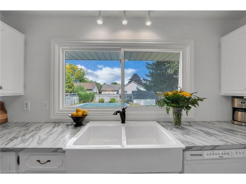 









325


Brookfield

Boulevard,
Dunnville,




ON
N1A 1L7

