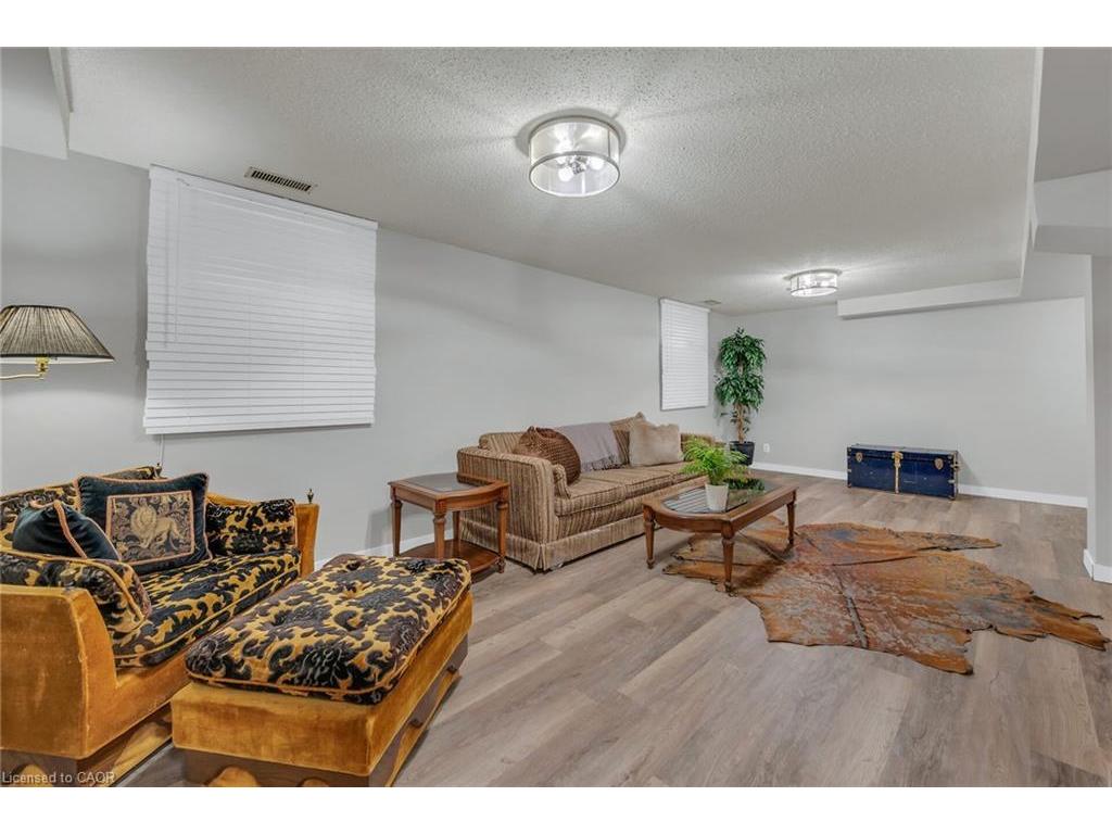 









325


Brookfield

Boulevard,
Dunnville,




ON
N1A 1L7

