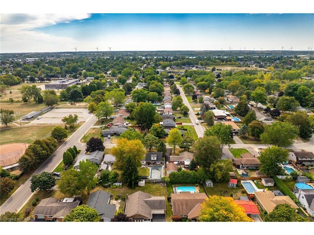 









325


Brookfield

Boulevard,
Dunnville,




ON
N1A 1L7

