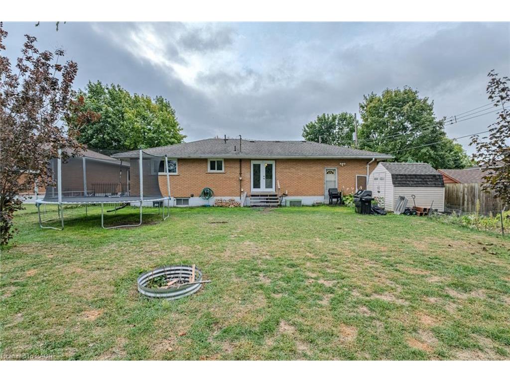 









195


Connaught

Avenue,
Delhi,




ON
N4B 1L2

