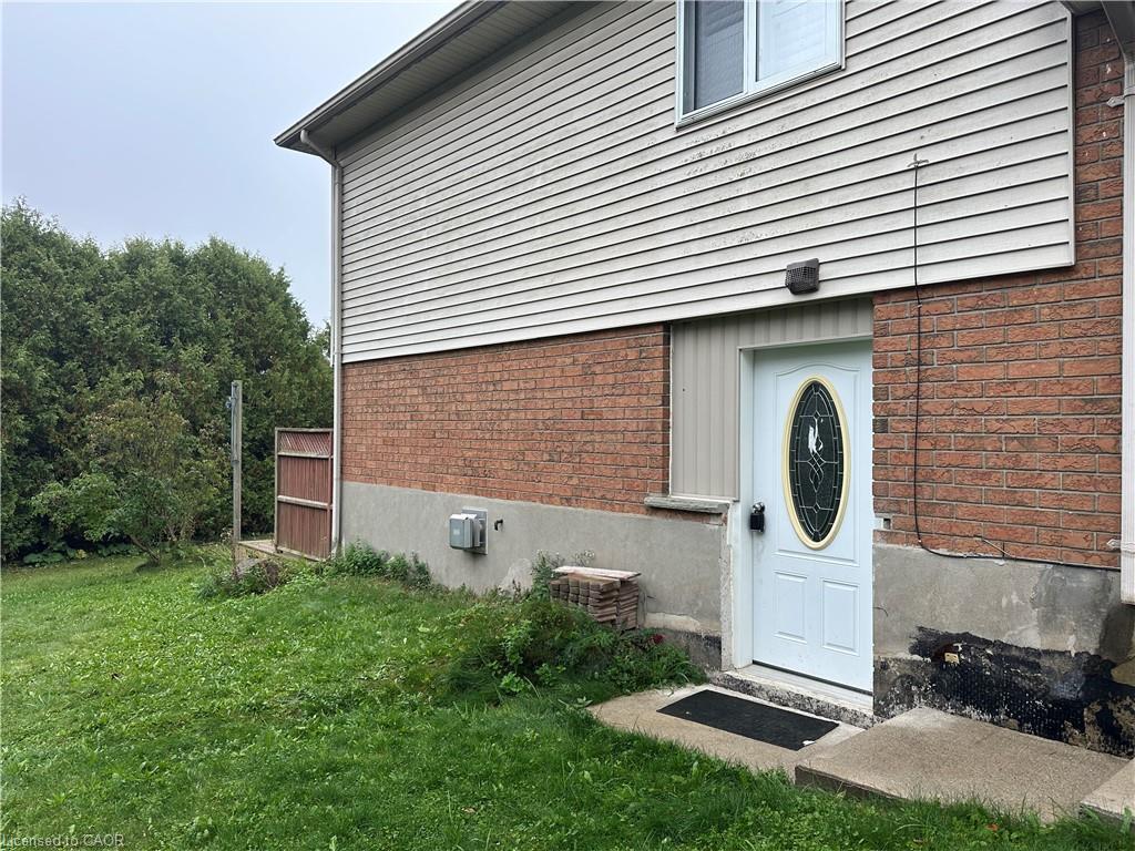 









417


Bankside

Crescent, LOWER/MAIN,
Kitchener,




ON
N2N 3E5

