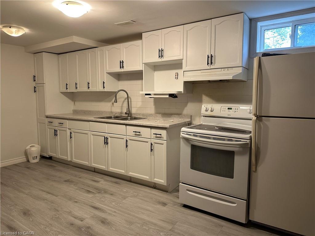 









417


Bankside

Crescent, LOWER/MAIN,
Kitchener,




ON
N2N 3E5

