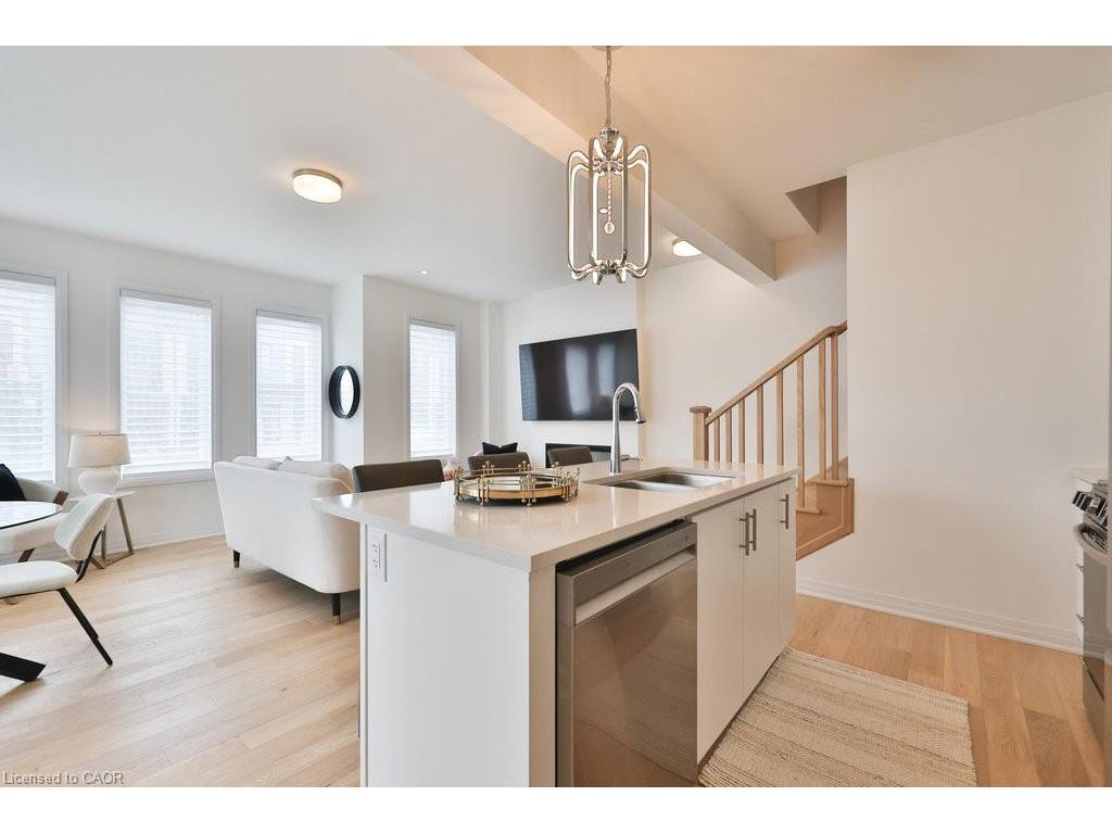 









9


Crown

Gate,
Oakville,




ON
L6M 0W8

