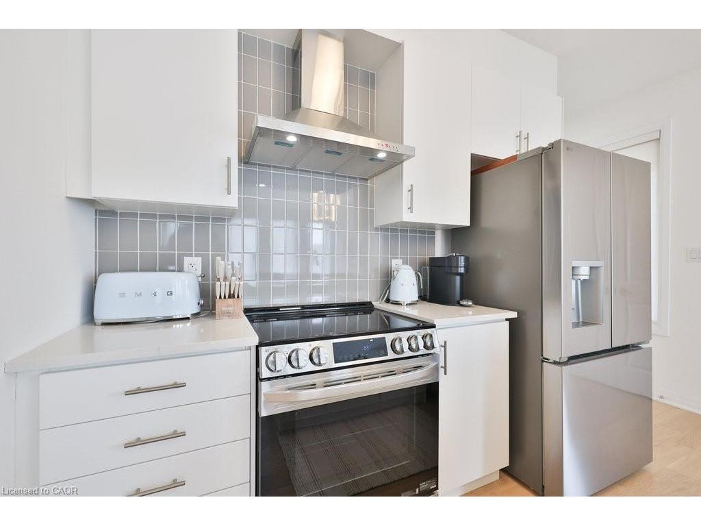 









9


Crown

Gate,
Oakville,




ON
L6M 0W8

