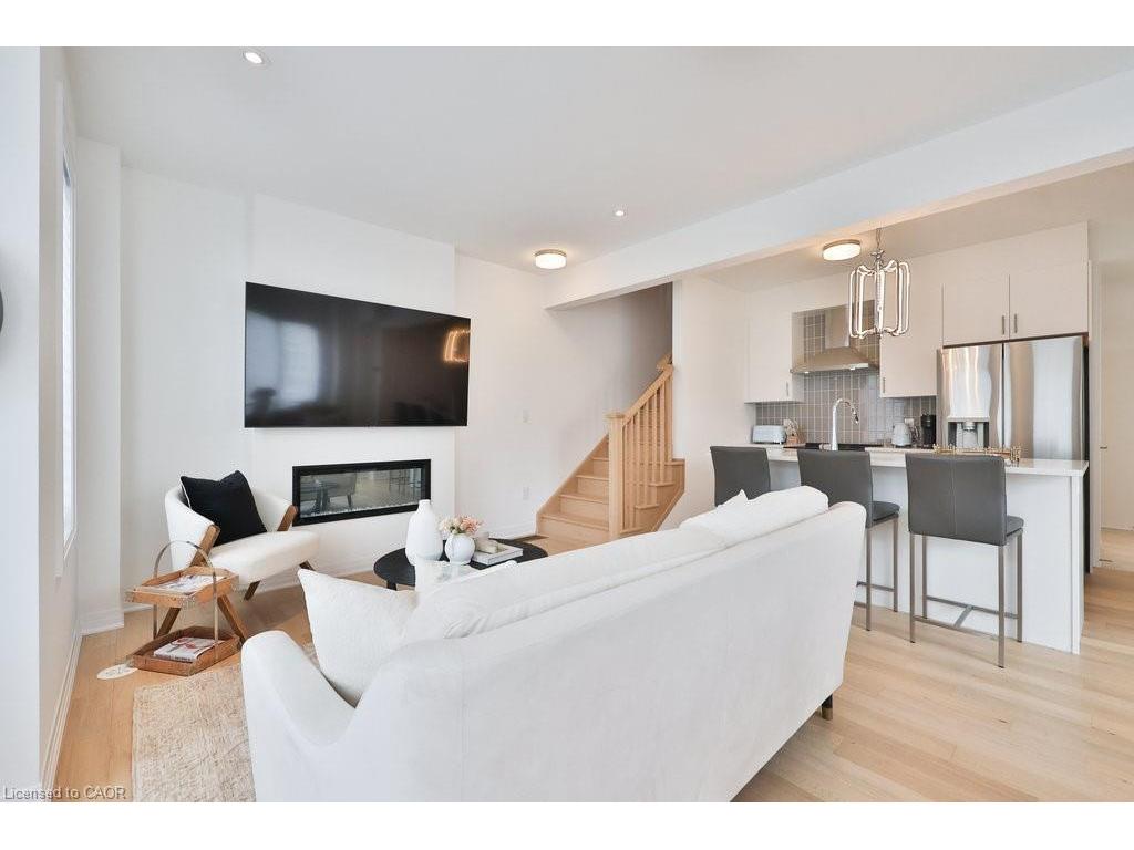 









9


Crown

Gate,
Oakville,




ON
L6M 0W8

