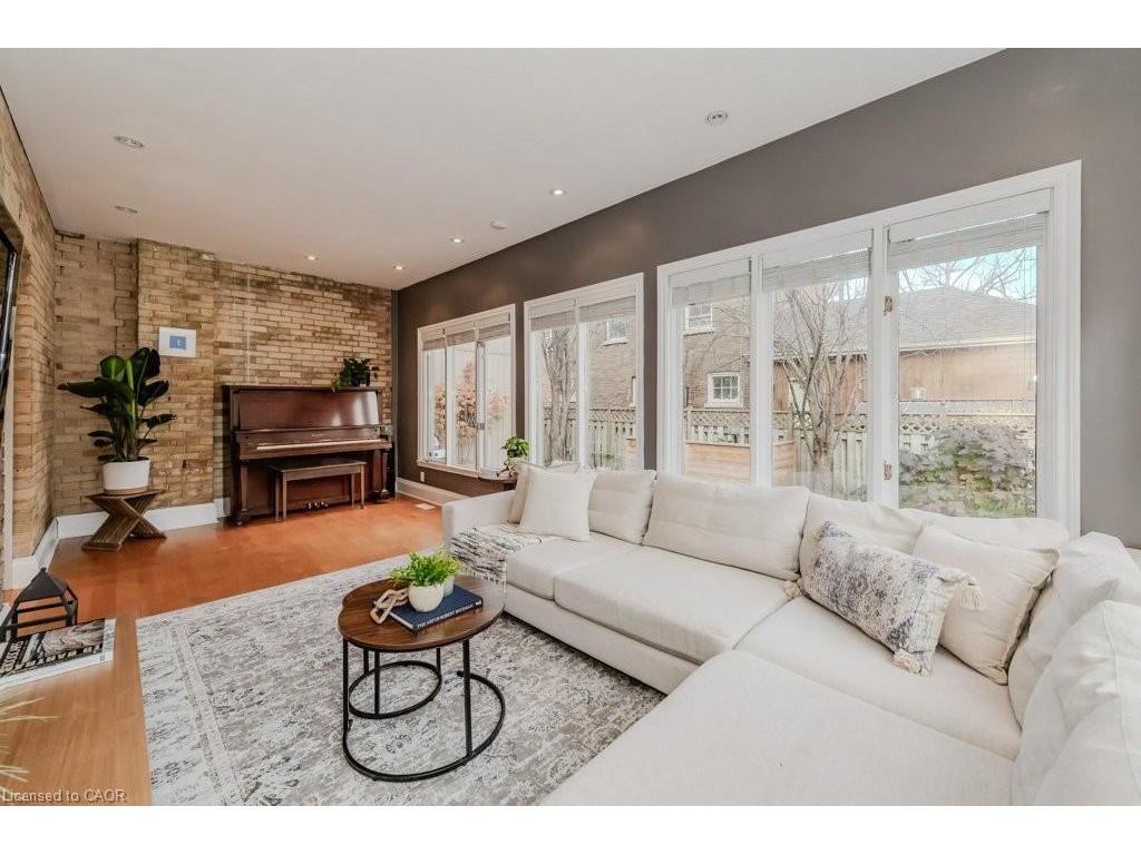 









42


Liverpool

Street,
Guelph,




ON
N1H 2K9

