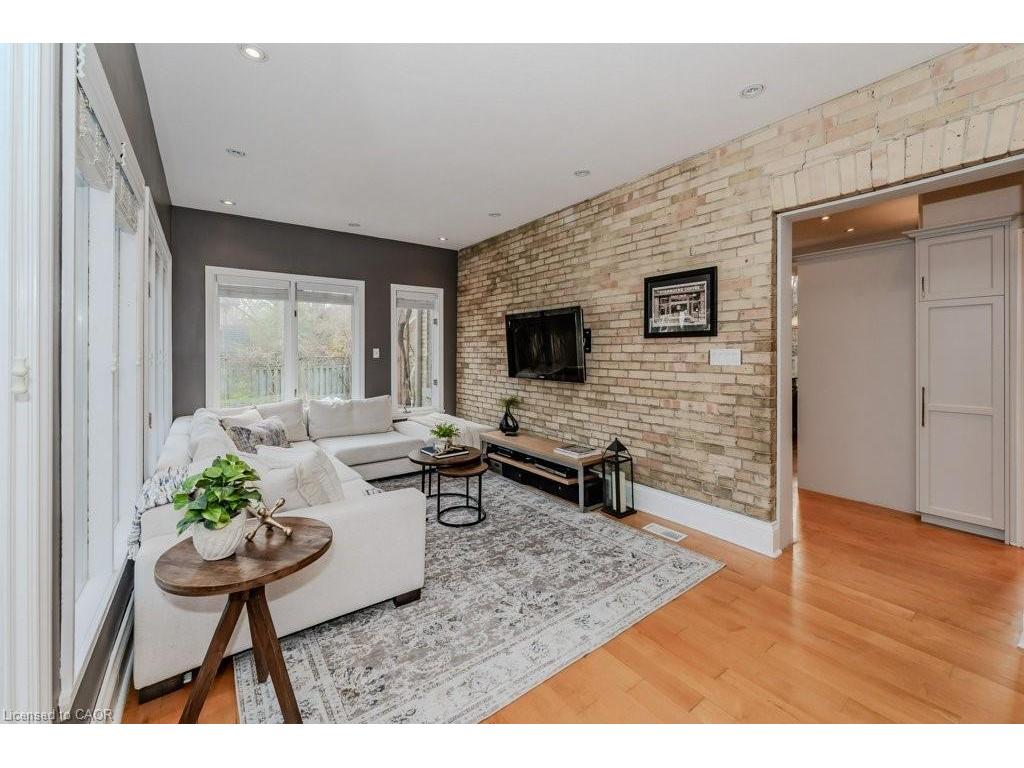 









42


Liverpool

Street,
Guelph,




ON
N1H 2K9

