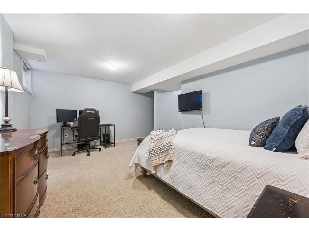 









10


Katemore

Drive,
Guelph,




ON
N1L 0J2

