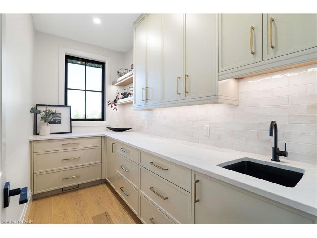 









7221


Wellington 21

Road,
Wellington,




ON
N0B 1B0

