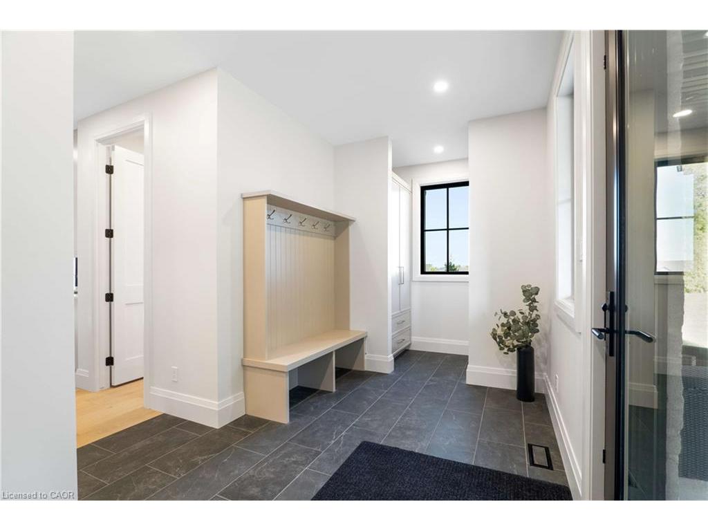 









7221


Wellington 21

Road,
Wellington,




ON
N0B 1B0

