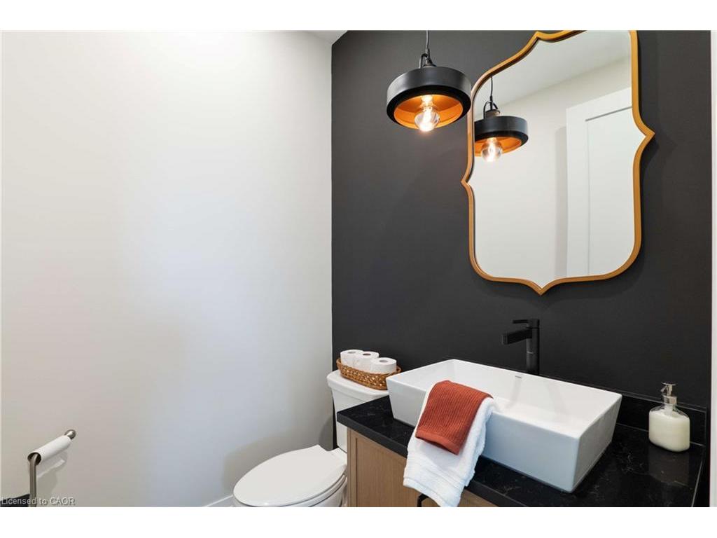 









7221


Wellington 21

Road,
Wellington,




ON
N0B 1B0

