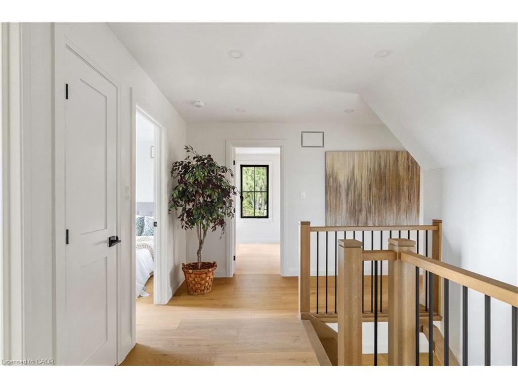 









7221


Wellington 21

Road,
Wellington,




ON
N0B 1B0

