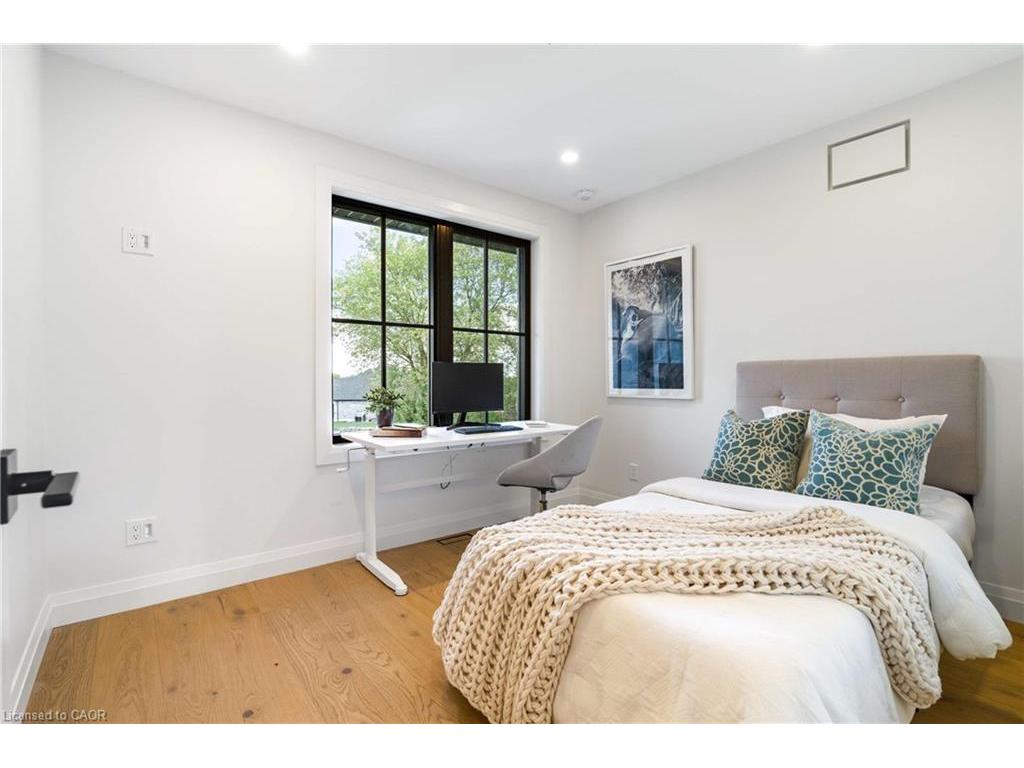 









7221


Wellington 21

Road,
Wellington,




ON
N0B 1B0

