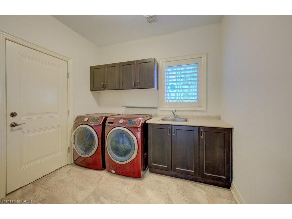 









6379


Christopher

Crescent,
Niagara Falls,




ON
L2H 0B3

