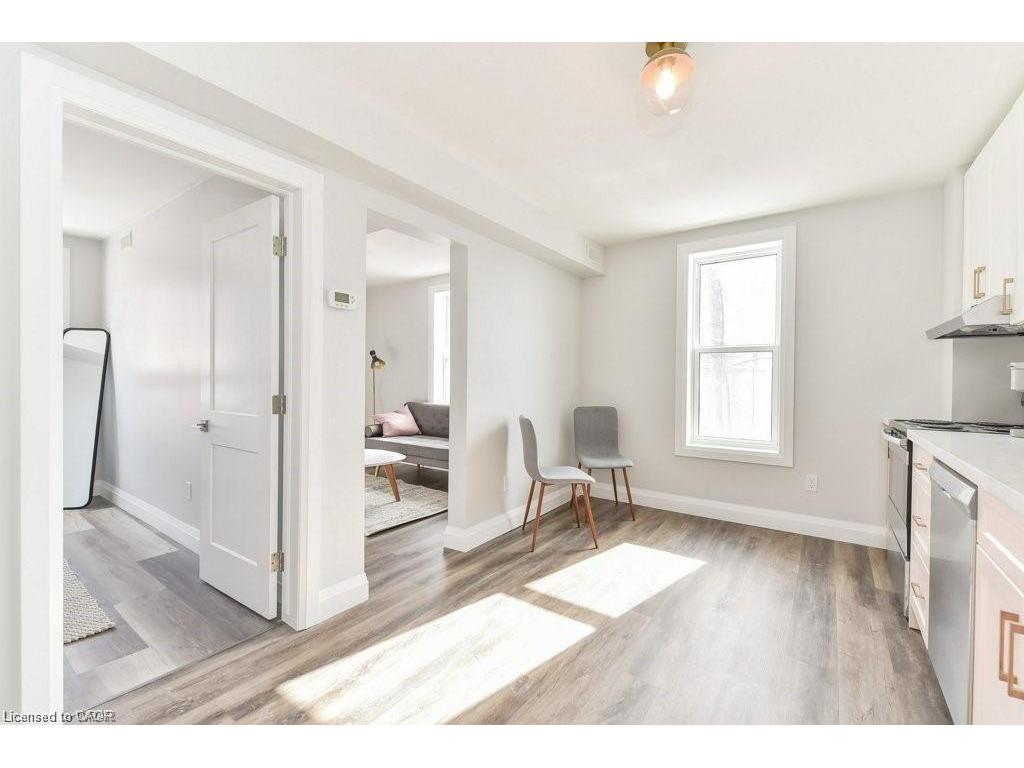 









132


Ahrens

Street West, 4,
Kitchener,




ON
N2H 4C7

