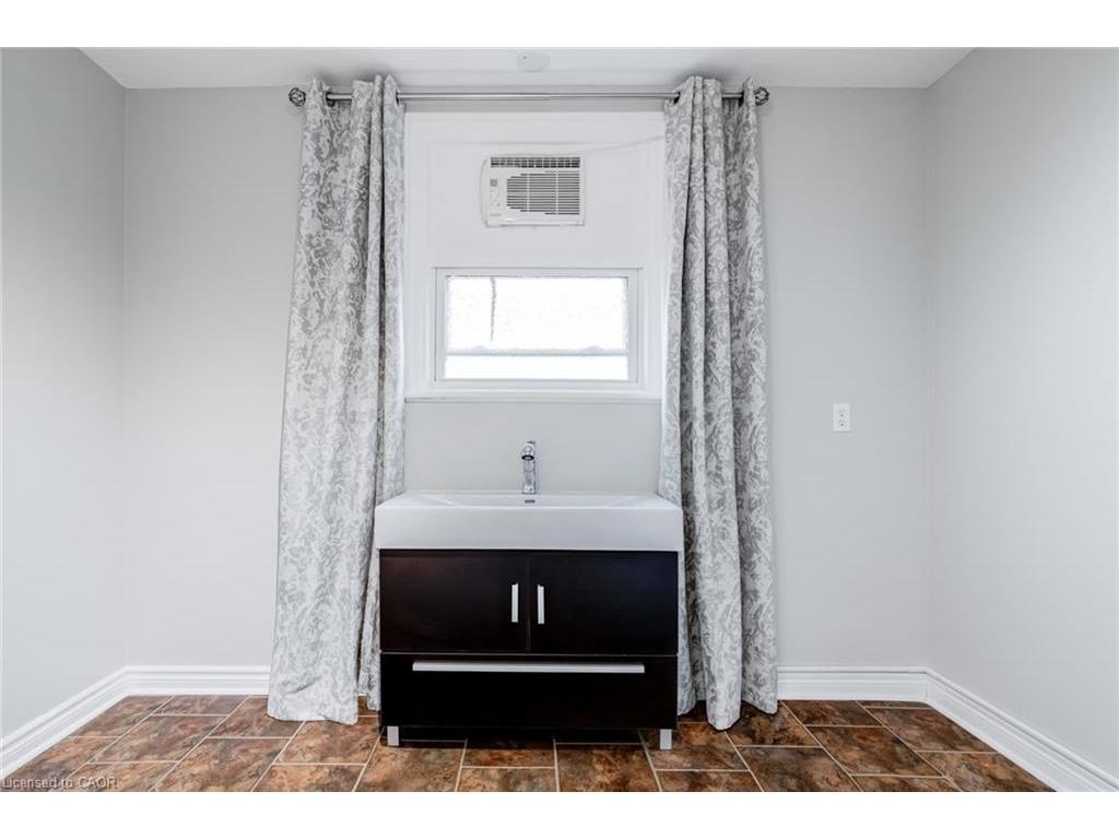 









15


Empress

Avenue,
Hamilton,




ON
L9A 1M1

