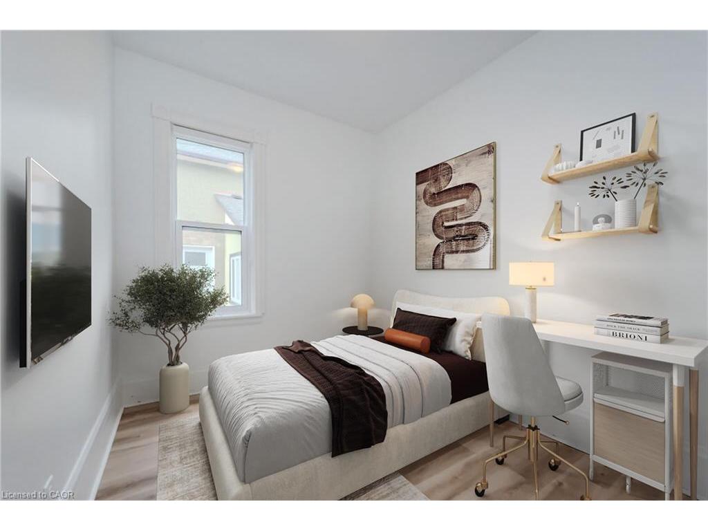 









76


Wellington

Street North, A,
Kitchener,




ON
N2H 5J6

