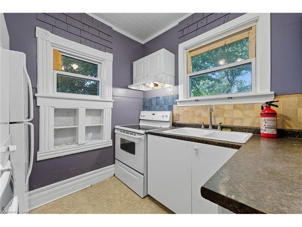 









8


Tasker

Street,
St. Catharines,




ON
L2R 3Z8

