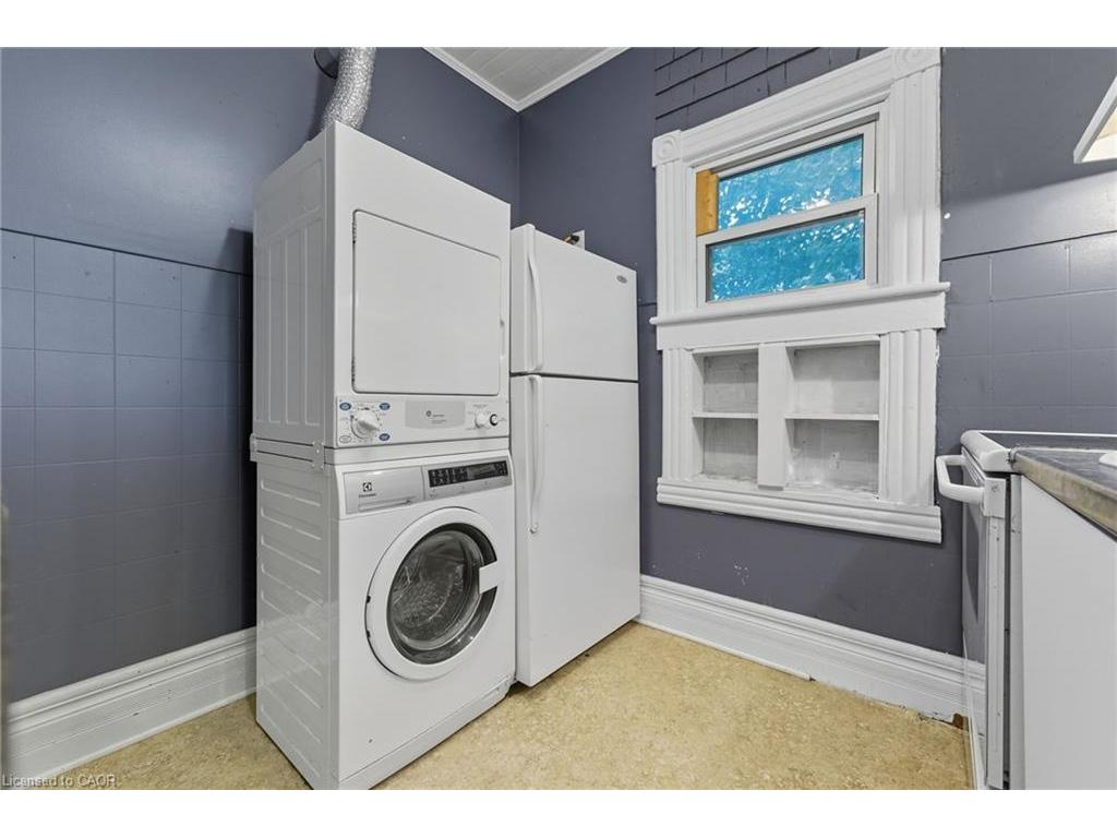 









8


Tasker

Street,
St. Catharines,




ON
L2R 3Z8

