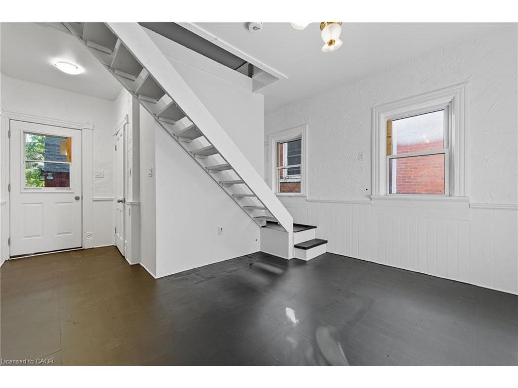 









8


Tasker

Street,
St. Catharines,




ON
L2R 3Z8

