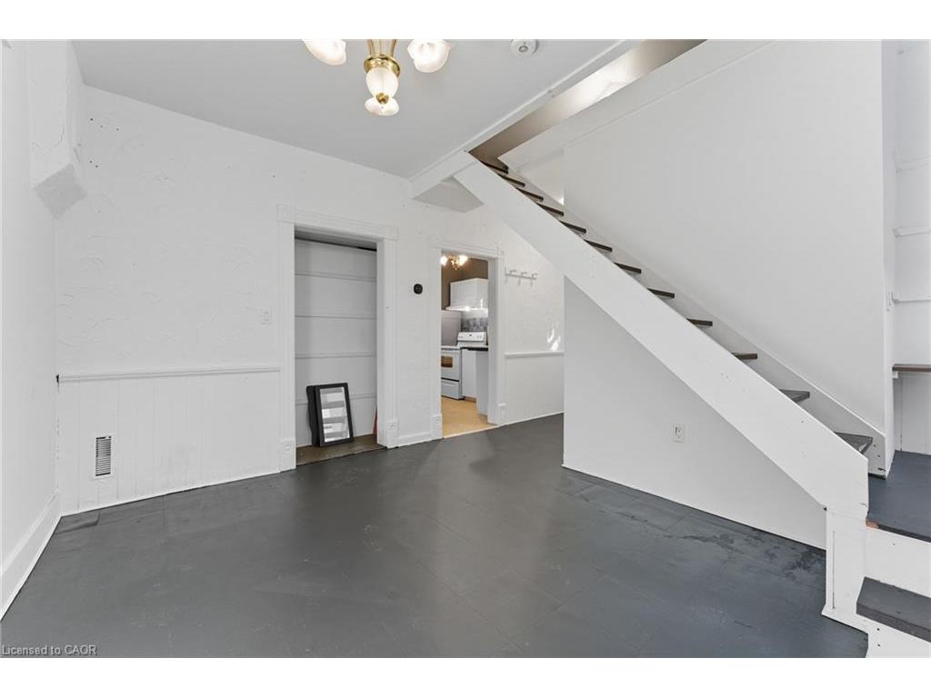 









8


Tasker

Street,
St. Catharines,




ON
L2R 3Z8

