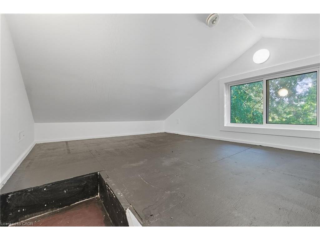 









8


Tasker

Street,
St. Catharines,




ON
L2R 3Z8

