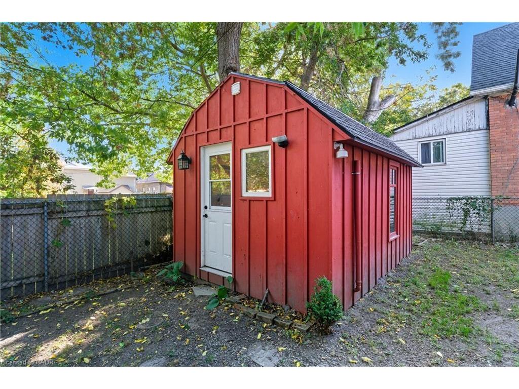 









8


Tasker

Street,
St. Catharines,




ON
L2R 3Z8

