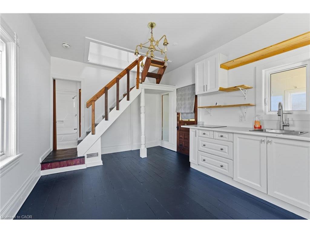 









8


Tasker

Street,
St. Catharines,




ON
L2R 3Z8

