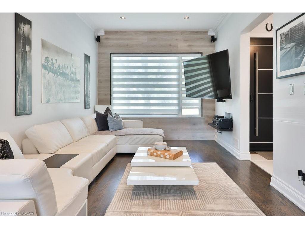 









880


6th

Street,
Mississauga,




ON
L5E 1N6

